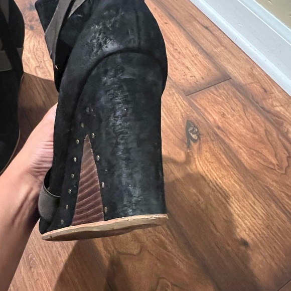 UGG Taleen Black Suede Strappy Mid-Calf Wedge Heeled Boots Women's Size 8.5 - Picture 11 of 12